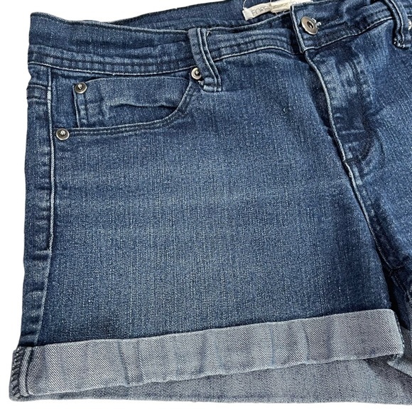 Forever21 Denim size 30 jean shorts & No Boundaries dark khaki shorts EUC - Picture 3 of 16